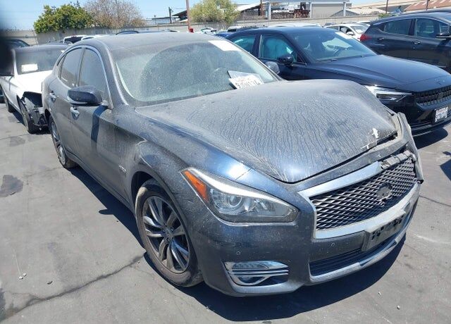 2016 INFINITI Q70