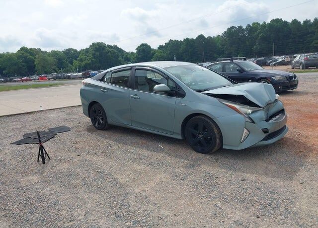 2016 TOYOTA PRIUS
