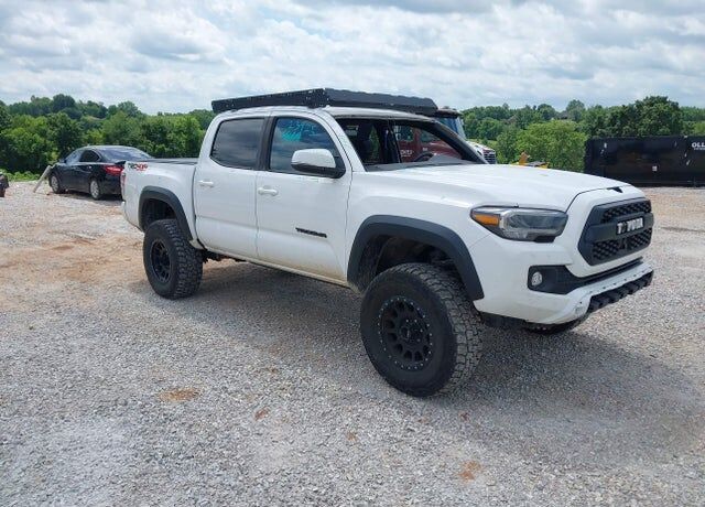 2020 TOYOTA Tacoma