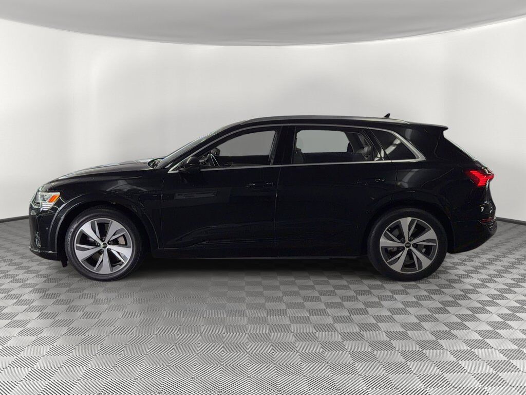 2024 Audi Q8