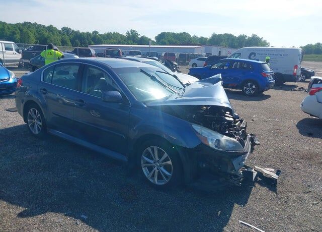 2013 SUBARU Legacy