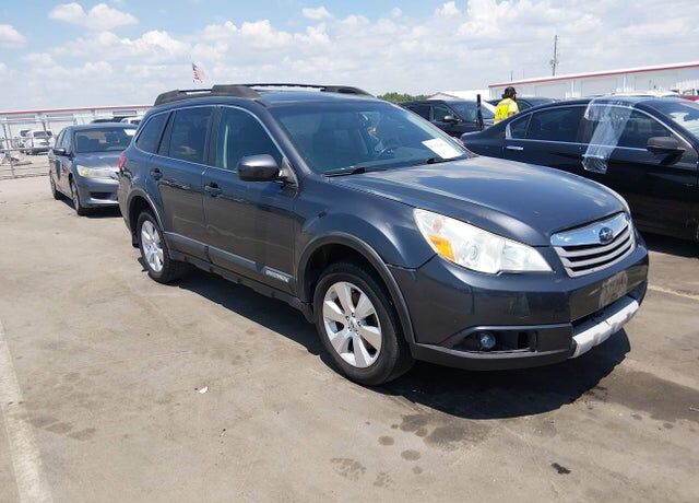 2011 SUBARU Outback