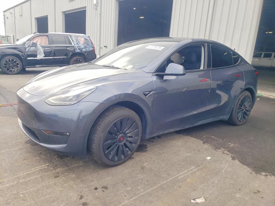 2023 TESLA Model Y