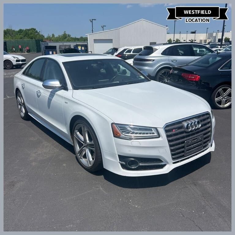2015 AUDI S8