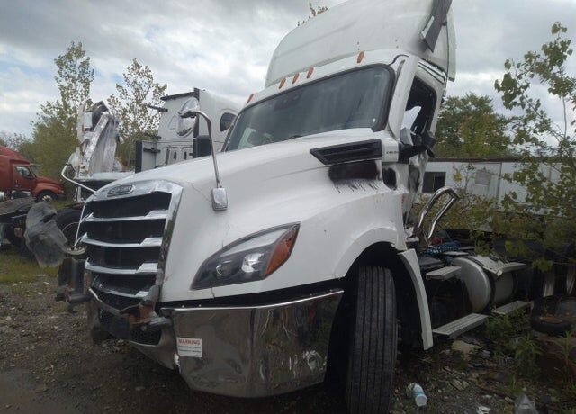 2022 FREIGHTLINER Cascadia