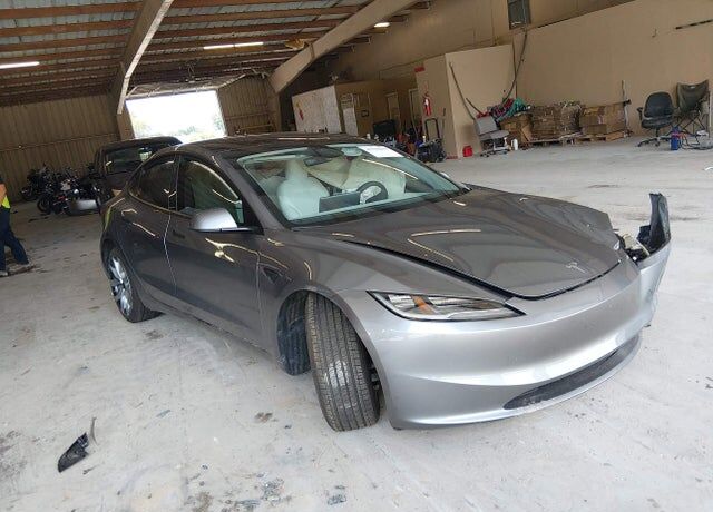 2025 TESLA Model 3