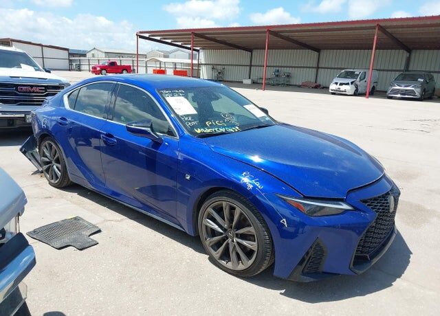 2022 LEXUS IS