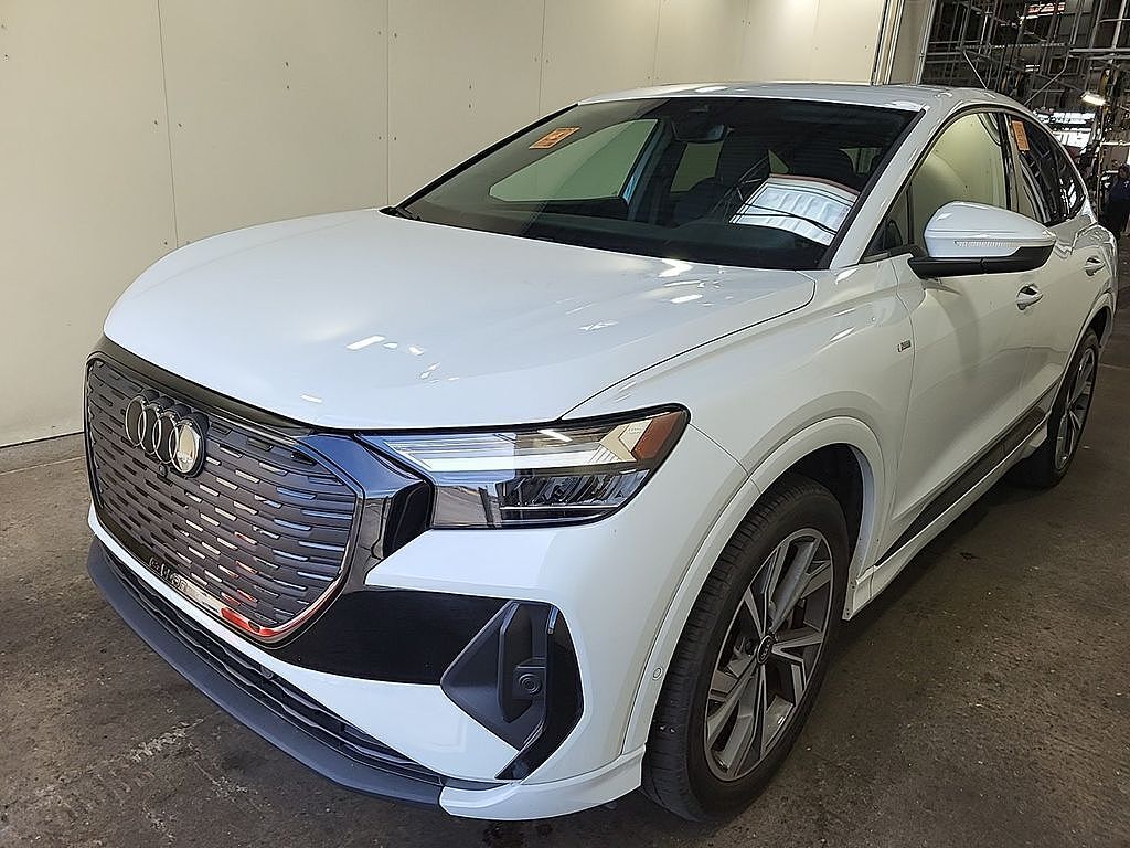 2023 AUDI Q4