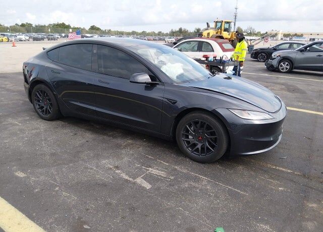 2024 TESLA Model 3