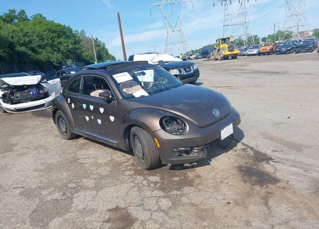 2013 VOLKSWAGEN Beetle