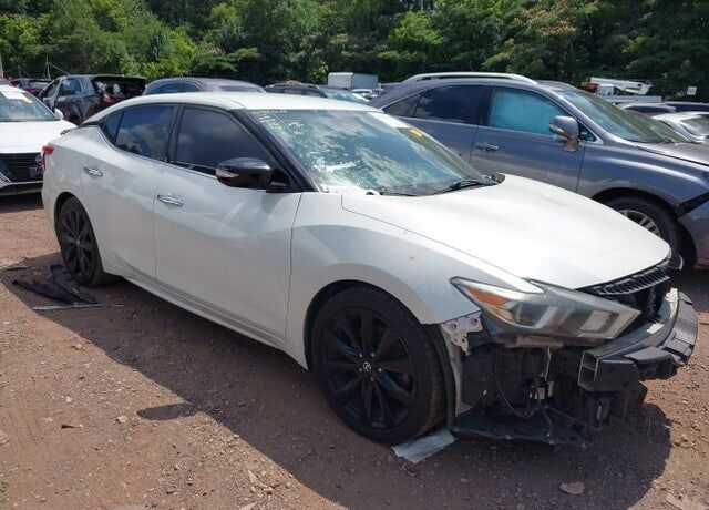 2017 NISSAN Maxima