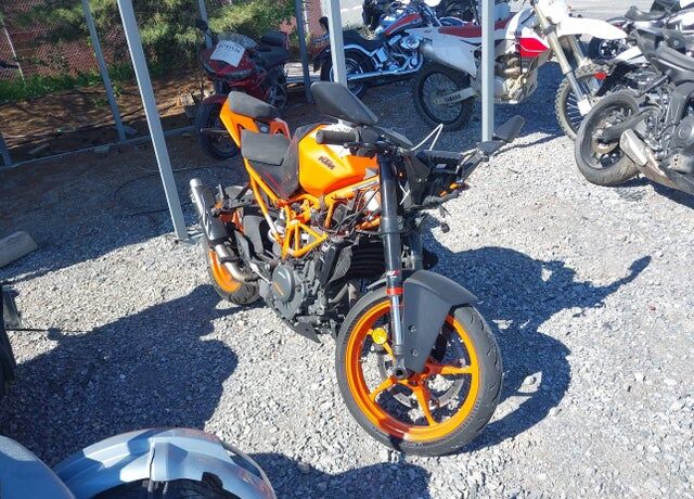 2024 KTM RC