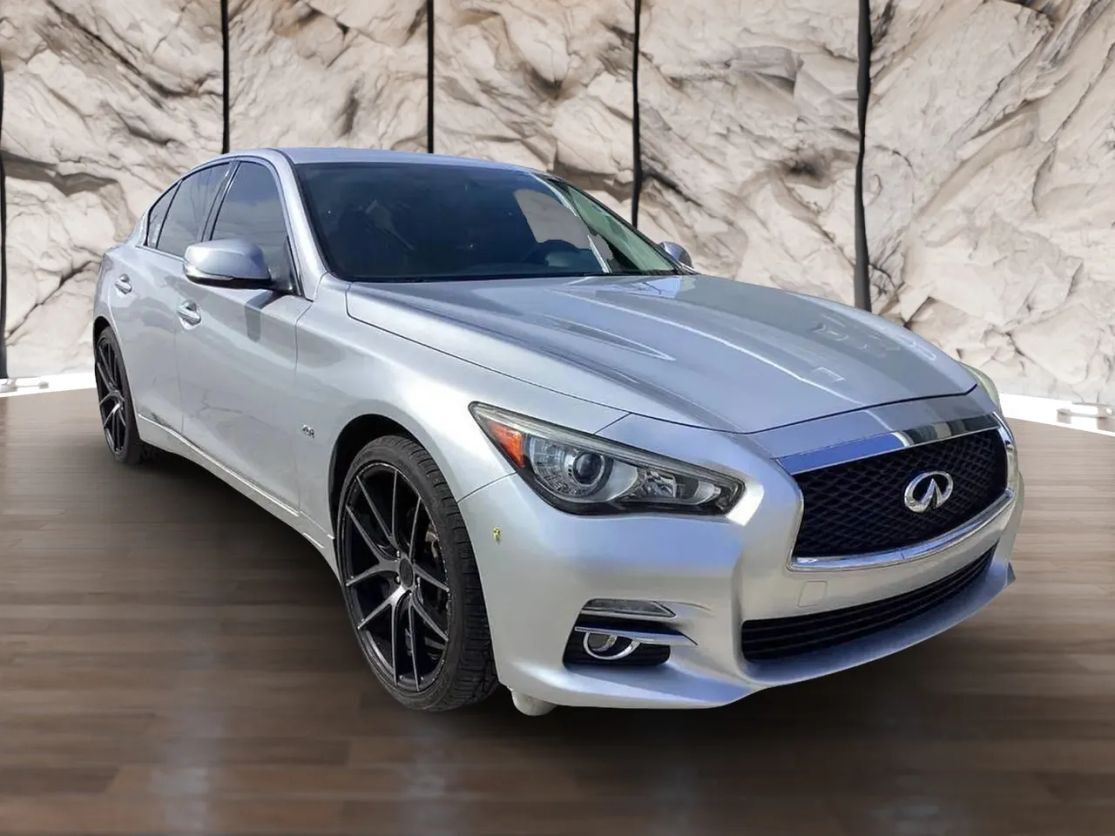 2016 INFINITI Q50