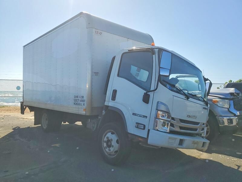 2024 ISUZU NPR-HD