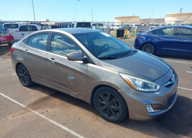 2014 HYUNDAI Accent