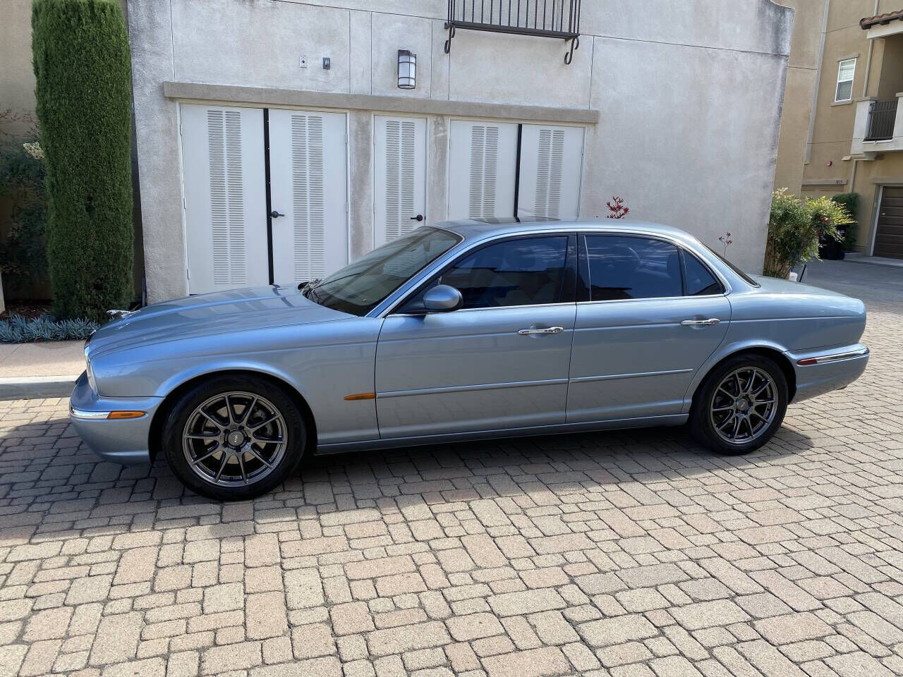 2004 JAGUAR XJ