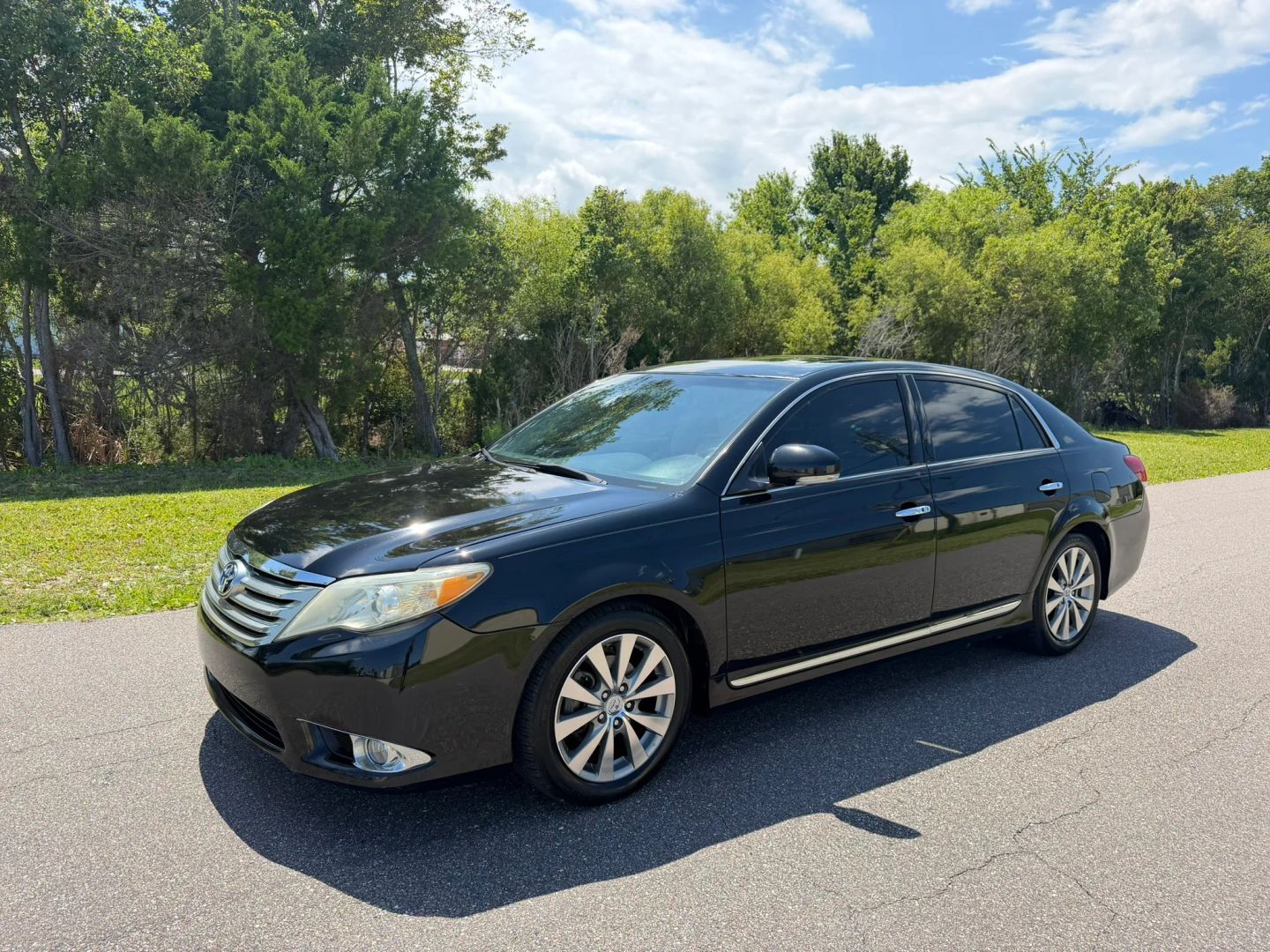 2011 TOYOTA Avalon