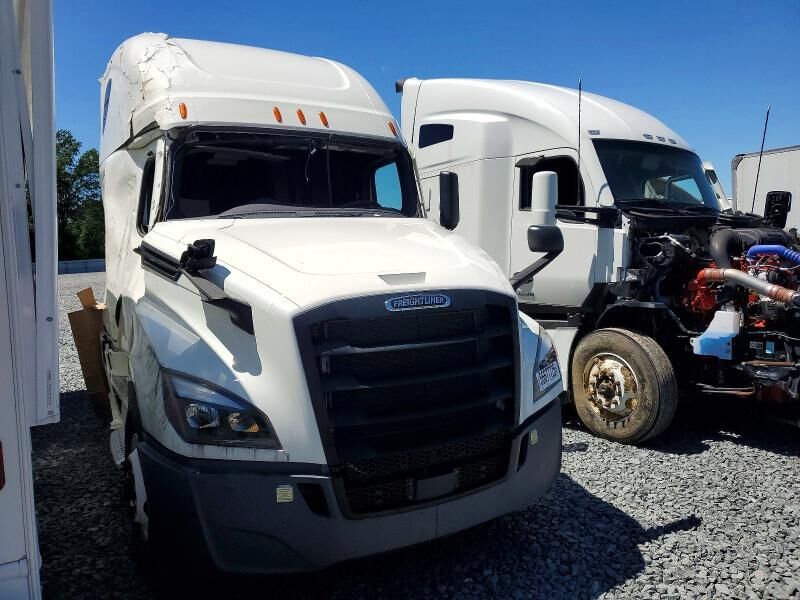 2022 FREIGHTLINER New Cascadia 126" Sleepercab