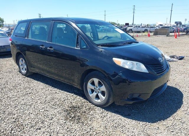 2013 TOYOTA Sienna