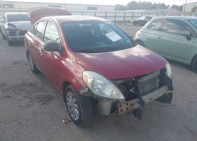2013 NISSAN Versa