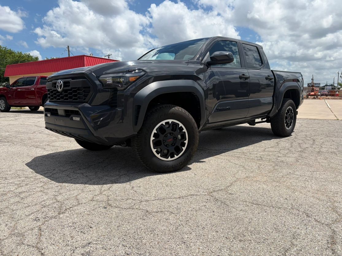 2024 TOYOTA Tacoma