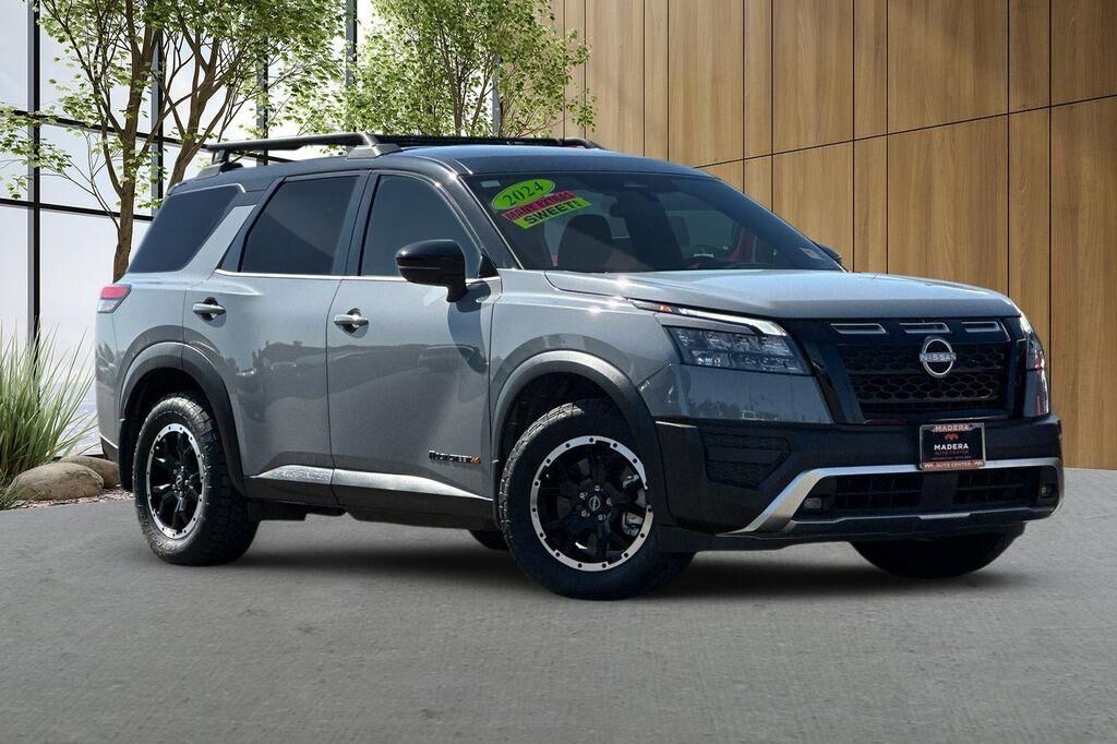 2024 NISSAN Pathfinder