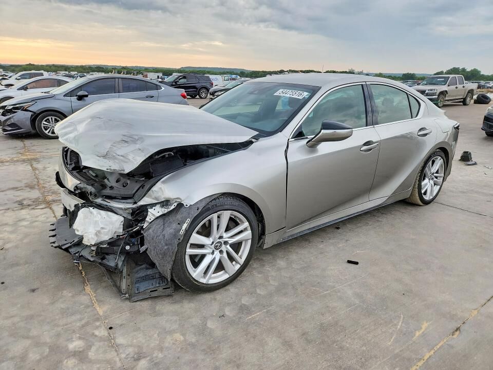2021 LEXUS IS