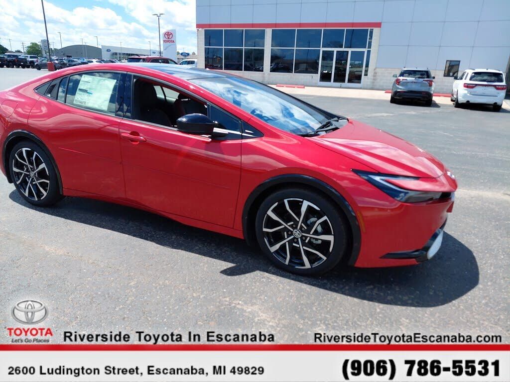 2024 TOYOTA Prius