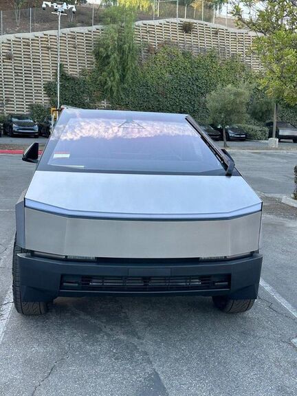 2024 TESLA Cybertruck