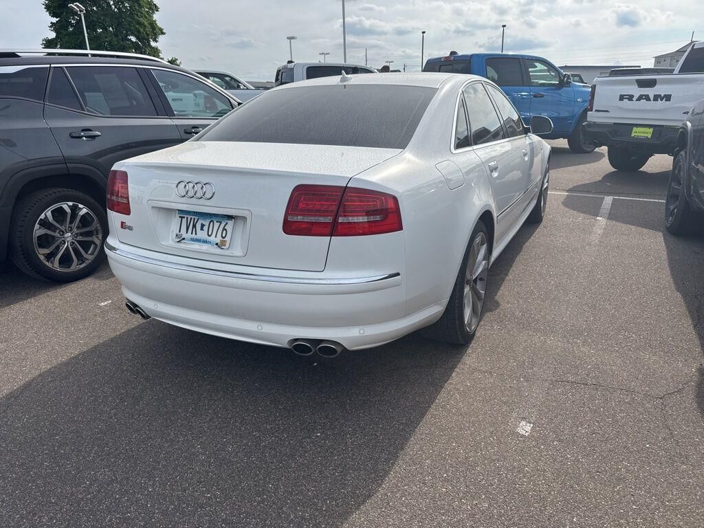 2008 Audi S8