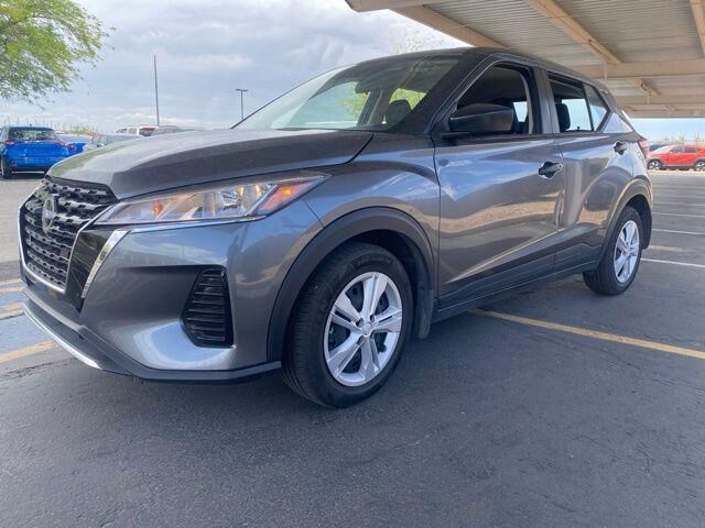 2024 NISSAN Kicks