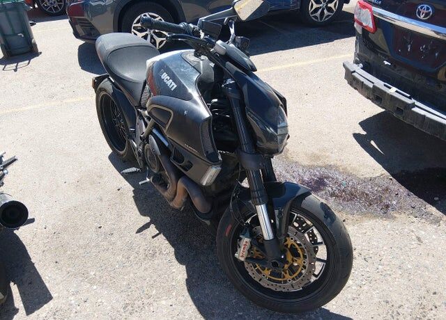 2012 DUCATI Diavel