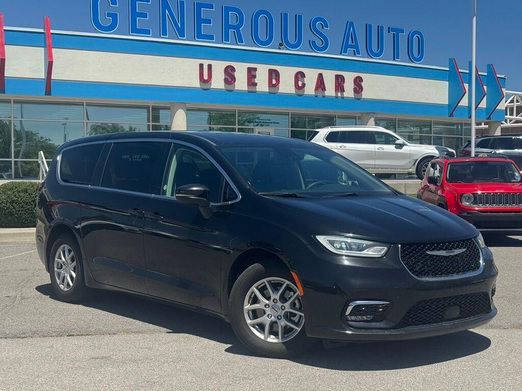 2023 CHRYSLER Pacifica