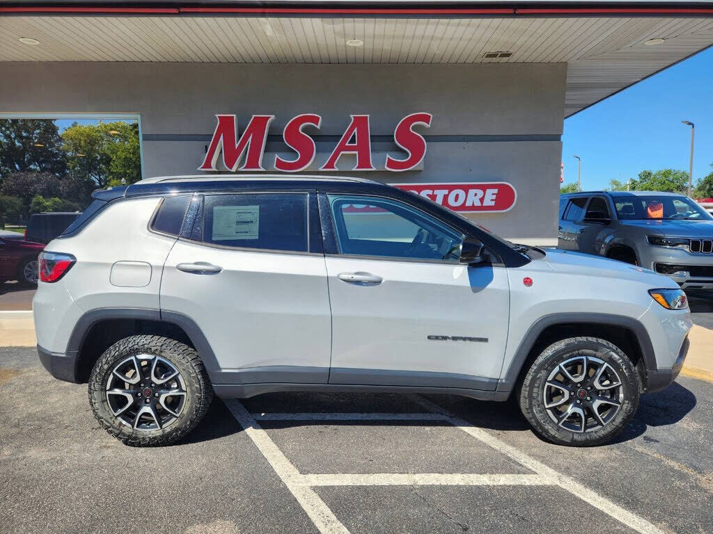 2025 JEEP Compass