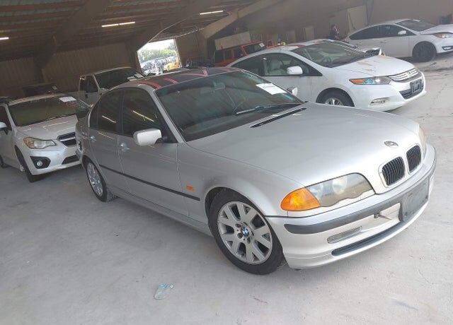 BMW 323i