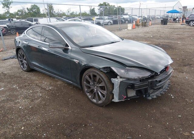 2014 TESLA Model S