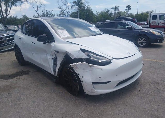 2022 TESLA Model Y