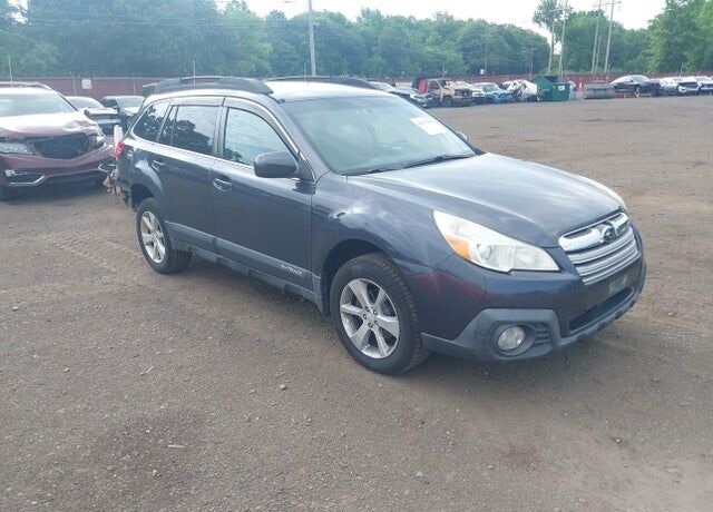 2013 SUBARU Outback
