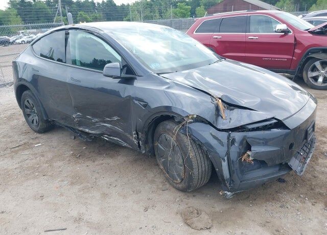 2026 TESLA Model Y