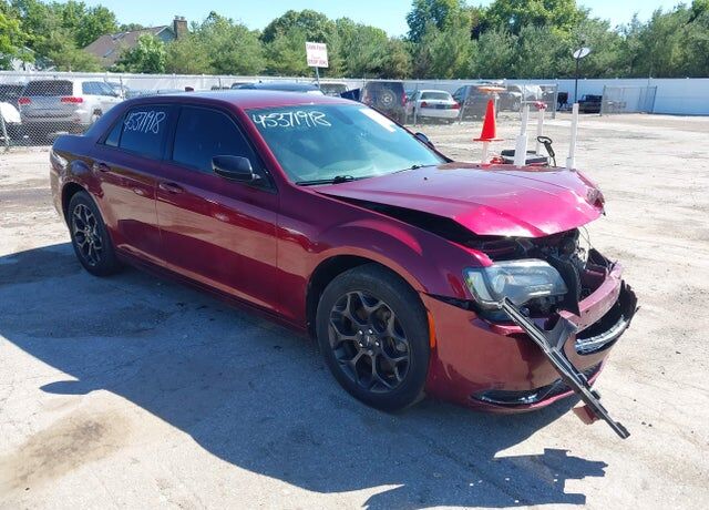 2019 CHRYSLER 300