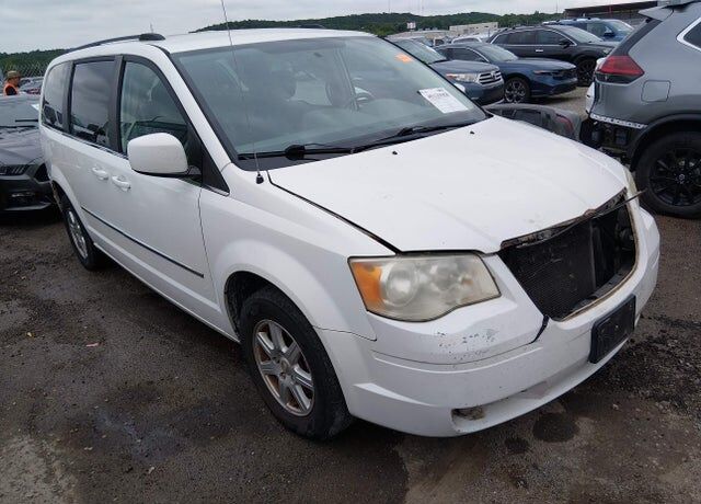 2010 CHRYSLER Town and Country