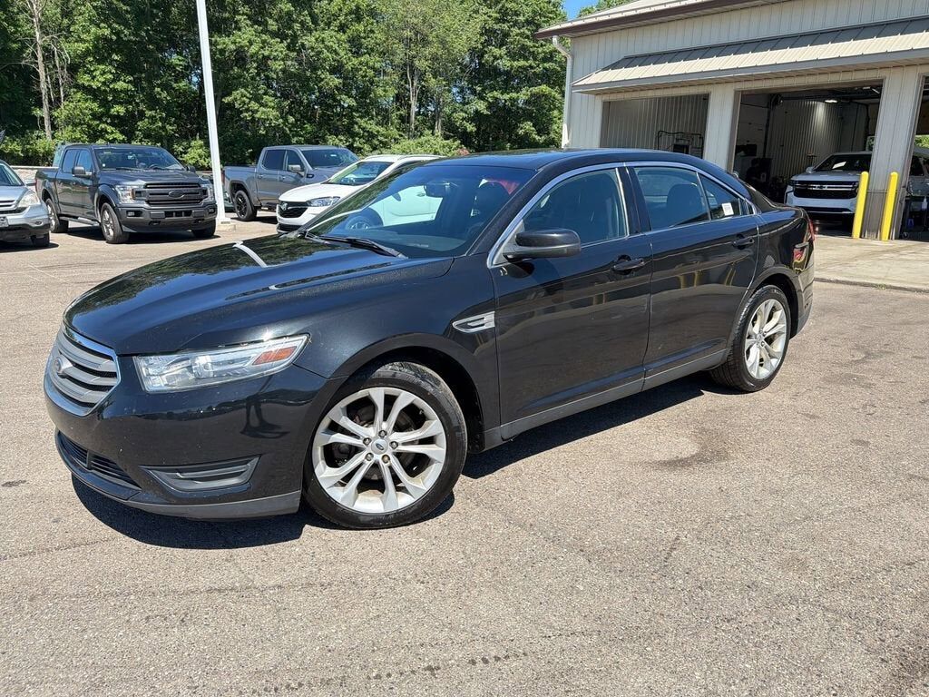 2013 FORD Taurus