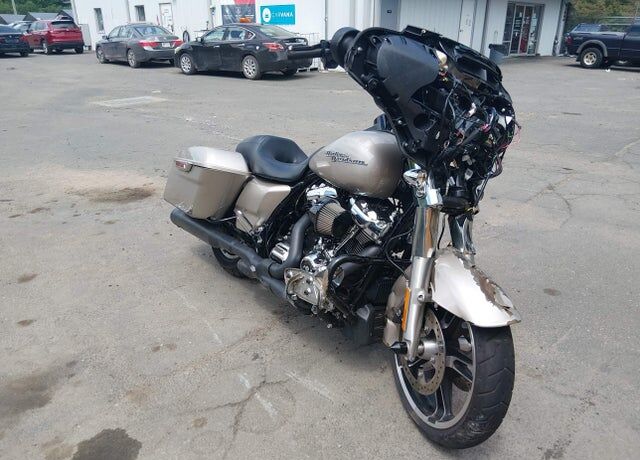 2018 HARLEY DAVIDSON FLHX / Street Glide
