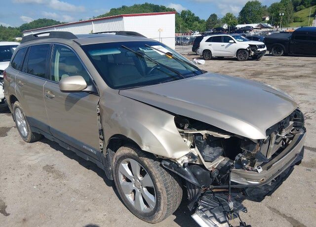 2010 SUBARU Outback