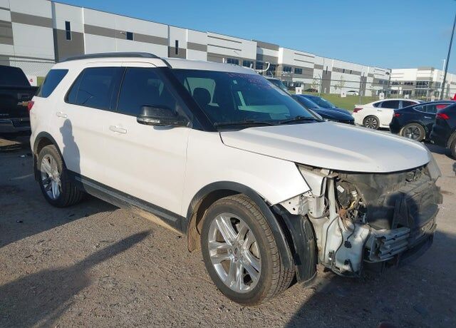 2017 FORD Explorer