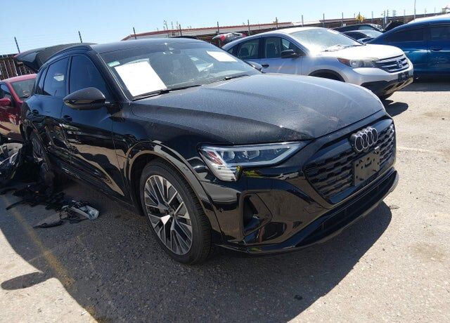 2024 AUDI Q8