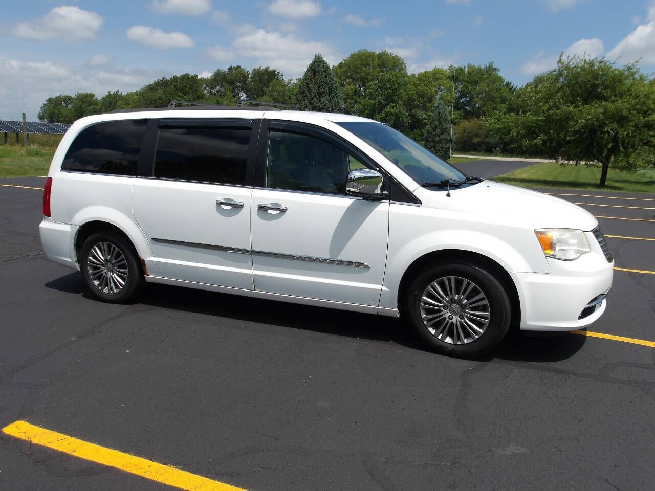 2014 CHRYSLER Town and Country