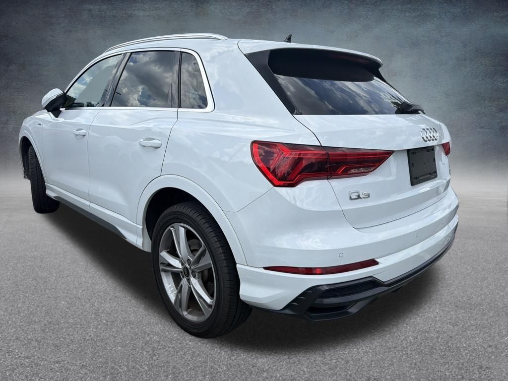 2022 Audi Q3