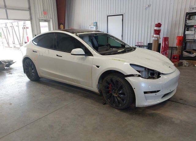 2022 TESLA Model 3