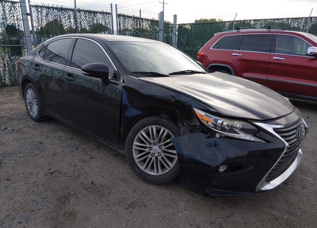 2017 LEXUS ES